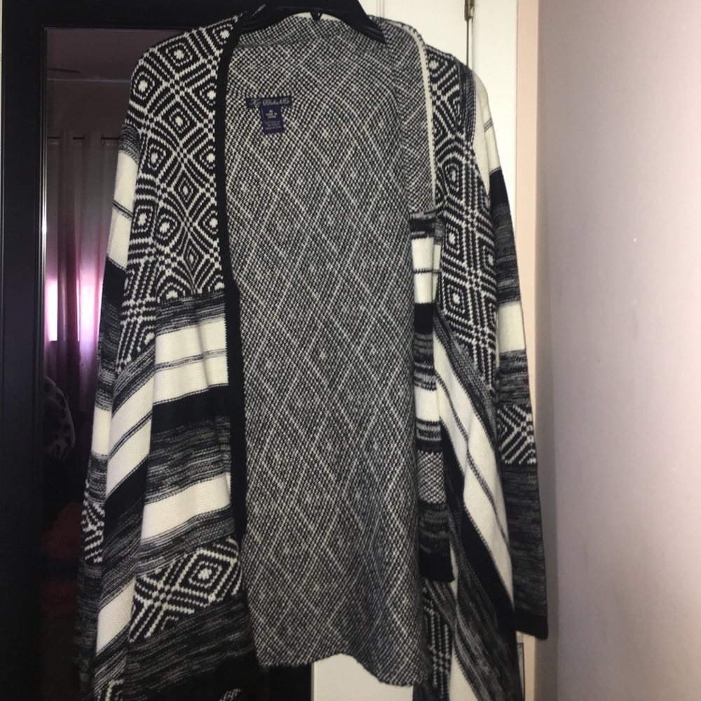NWT Aztec pattern long cardigan