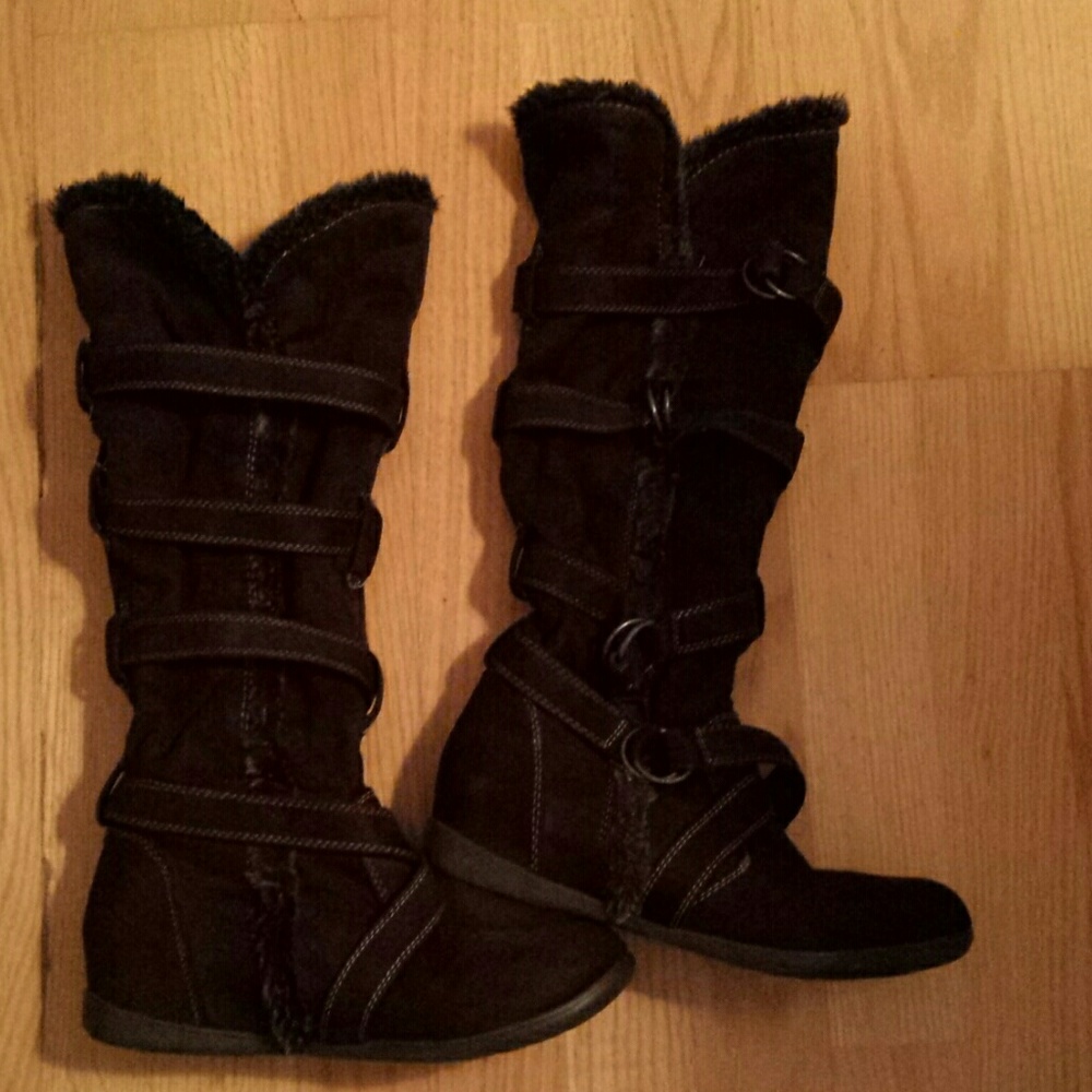 Brown winter boots