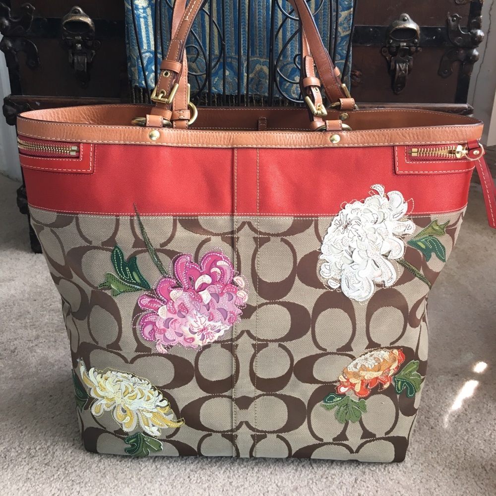 Birthday Sale!! Authentic Coach XL tote.