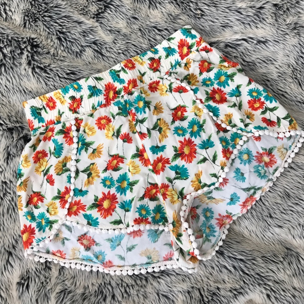Super cute Pom Pom shorts.