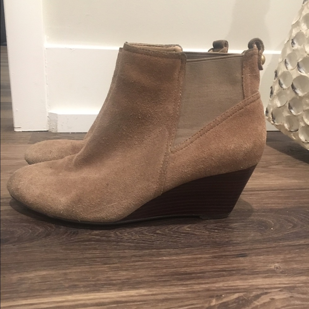 BCBG taupe suede wedge booties