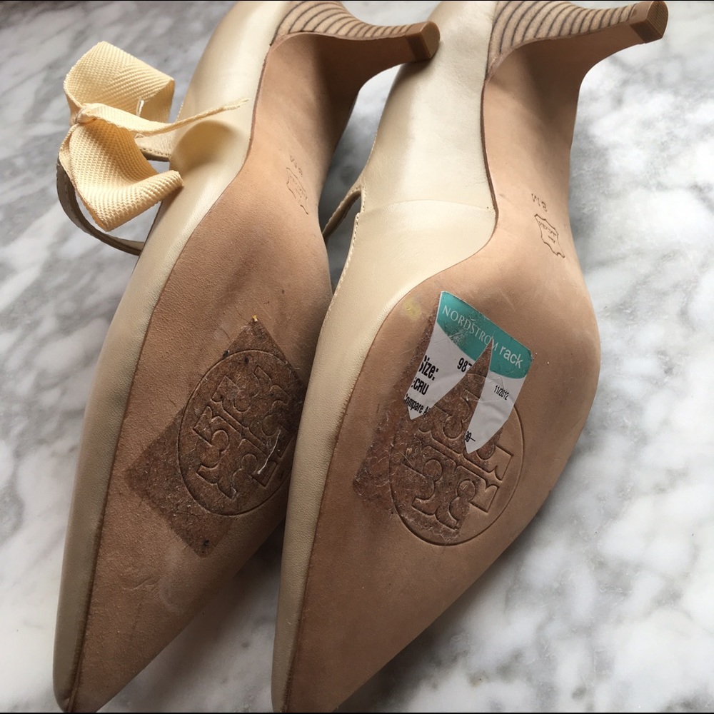Tory Burch Beverly Low Kitten Heel Pump in Ecru - Picture 5 of 8