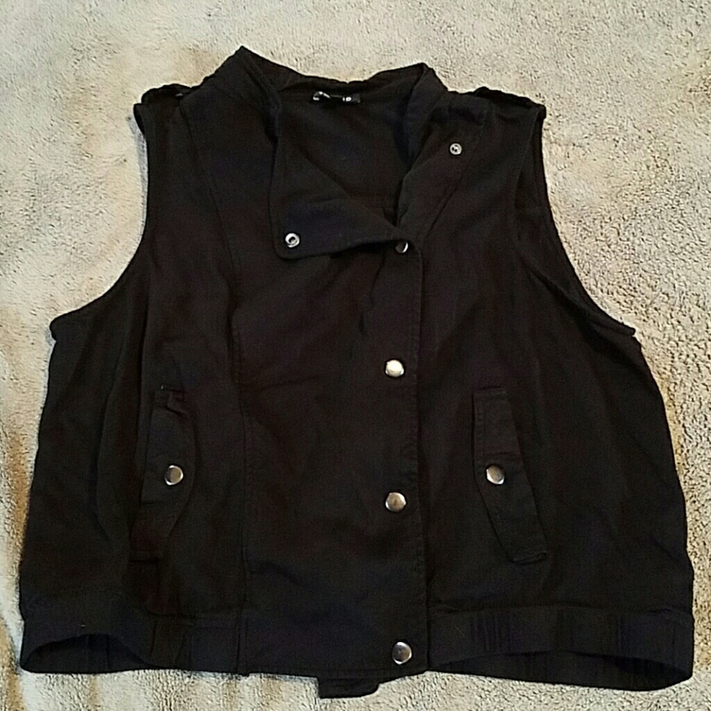 Torrid Button up Vest