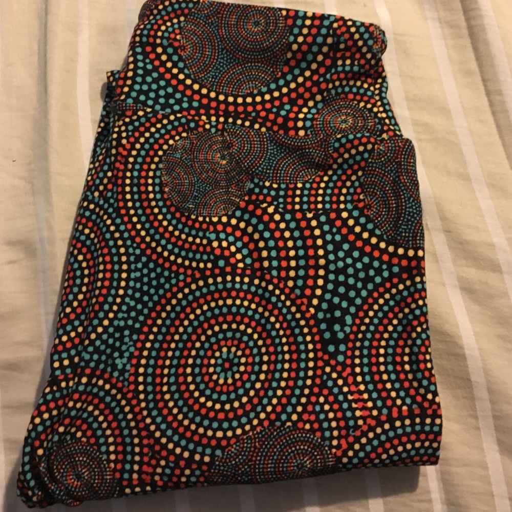 BNWT LuLaroe OS leggings! 🌹🌷