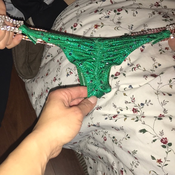 Competition bikini - Picture 3 of 4