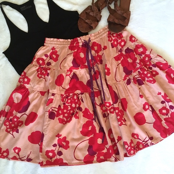 Marc Jacobs Dresses & Skirts - Marc Jacobs bold pink floral print tiered skirt