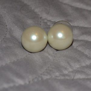 👑Pearl Earrings!