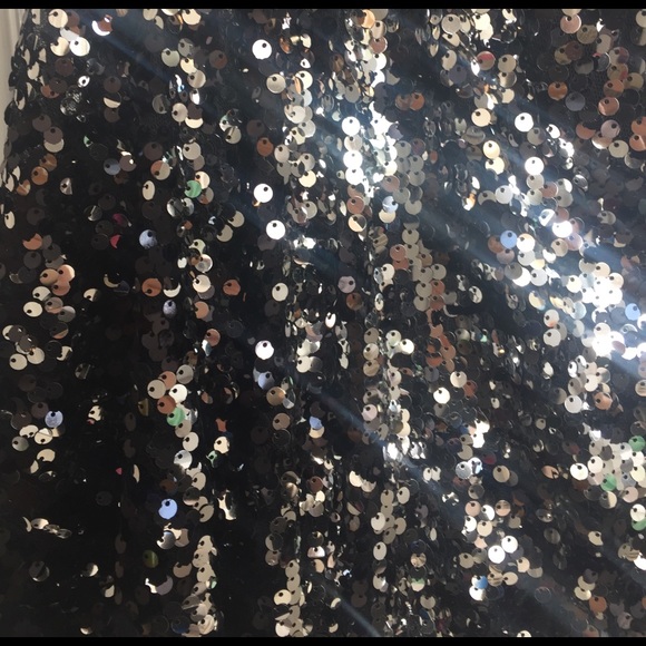 Super Sparkly Black & Silver Sequin Top - Picture 2 of 3