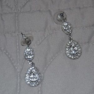 👑Silver Formal Earrings!