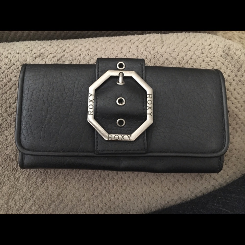 Roxy buckle wallet