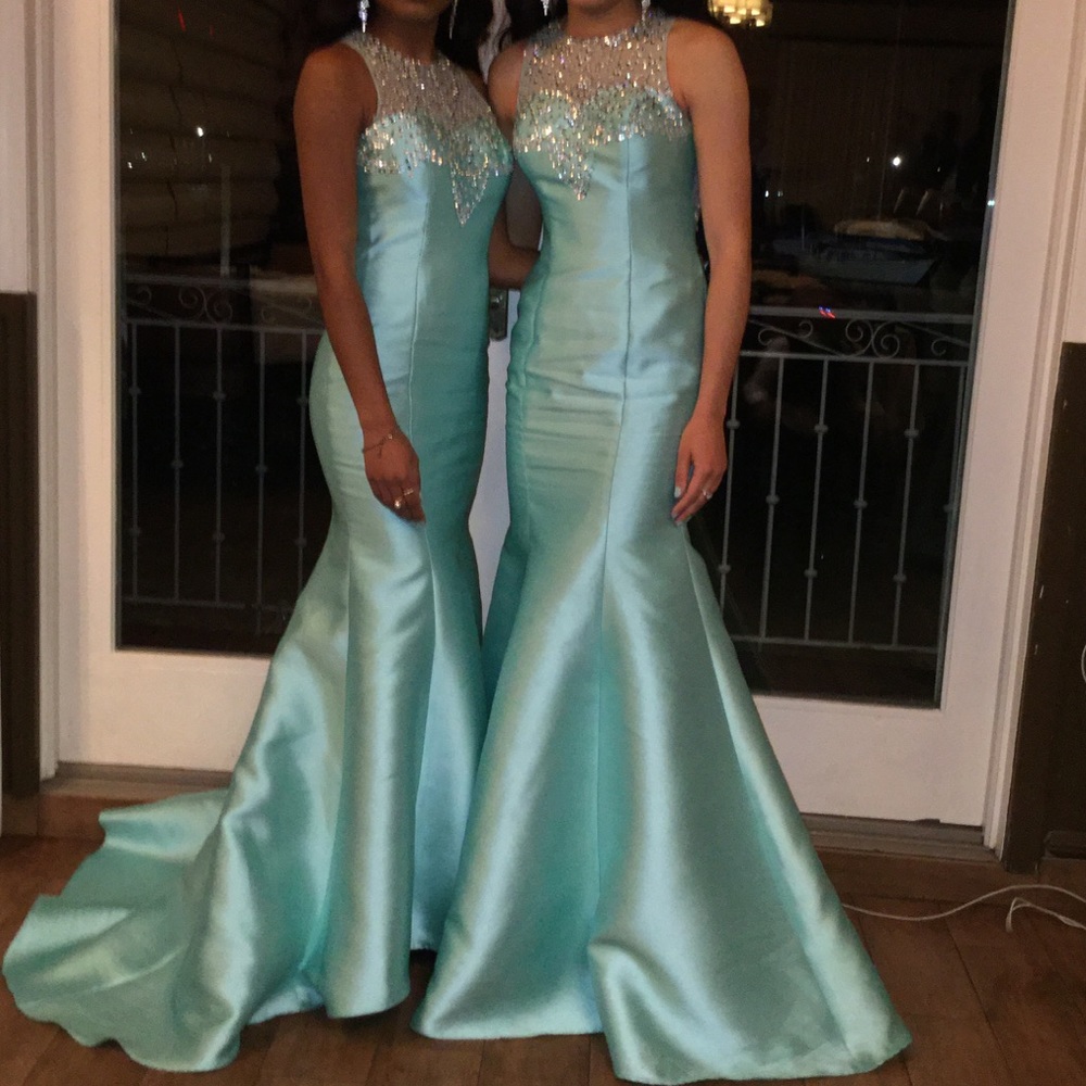 Wedding/ prom dress/ beauty queen dress - Picture 2 of 4