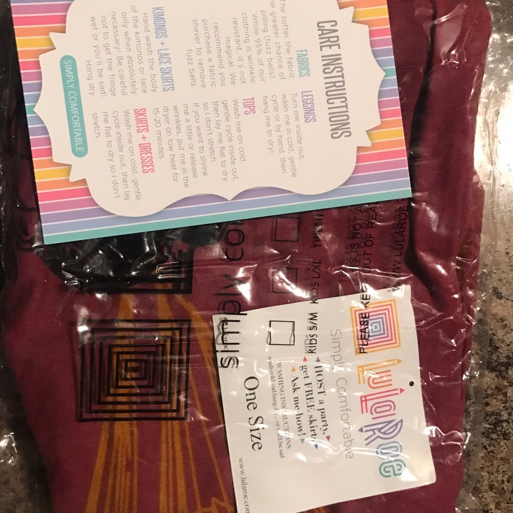 One size maroon paratrooper leggings