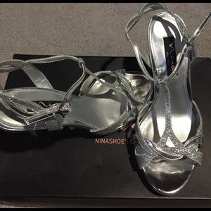 Nina NY size 6 silver with glitter heels