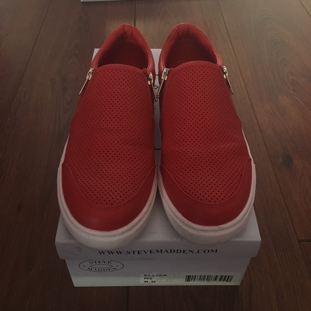 Steve Madden red Ellia's