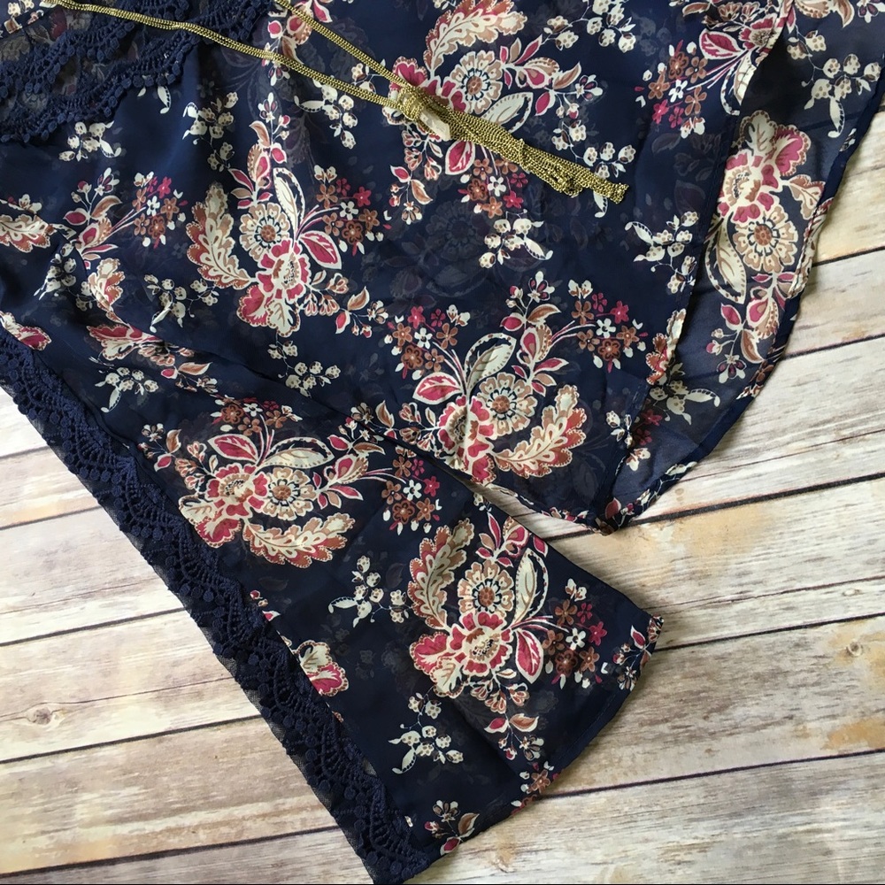 Boho floral & lace sheer top S-XL - Picture 3 of 7