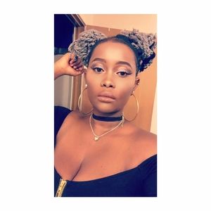 Meet your Posher, Takia