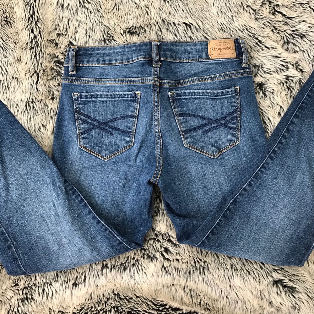 Aeropostale mid shade blue jeans.