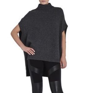 Sleeveless turtleneck knit sweater