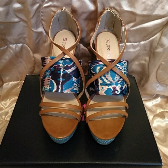 Just Fab Multi color shoes - Picture 2 of 4