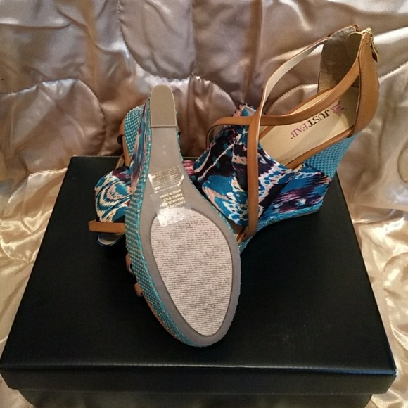 Just Fab Multi color shoes - Picture 3 of 4