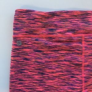 Fabletics Pants - Fabletics Pink Stripe Salar Capri Fabletics Pants - Fabletics Pink Stripe Salar Capri