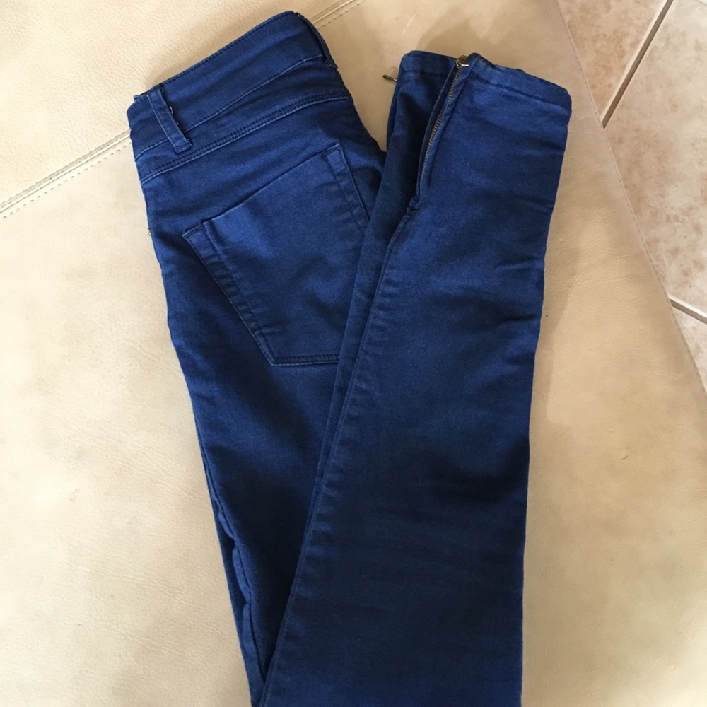 Zara Blue Jeans size 4 with Metallic Gold zipper