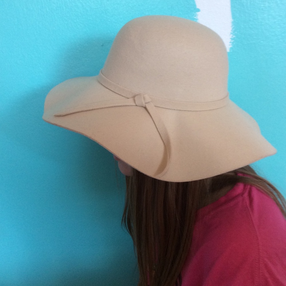 Today's hip floppy hat