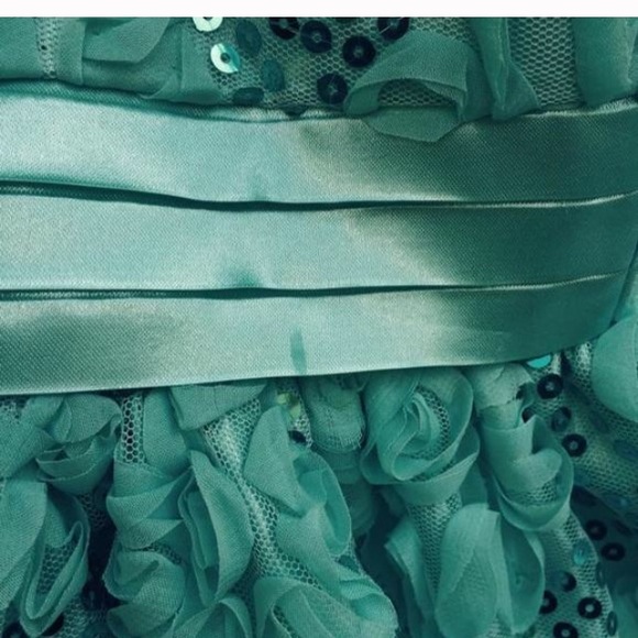 d r e s s - Picture 4 of 4