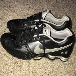 Black Nike Shox