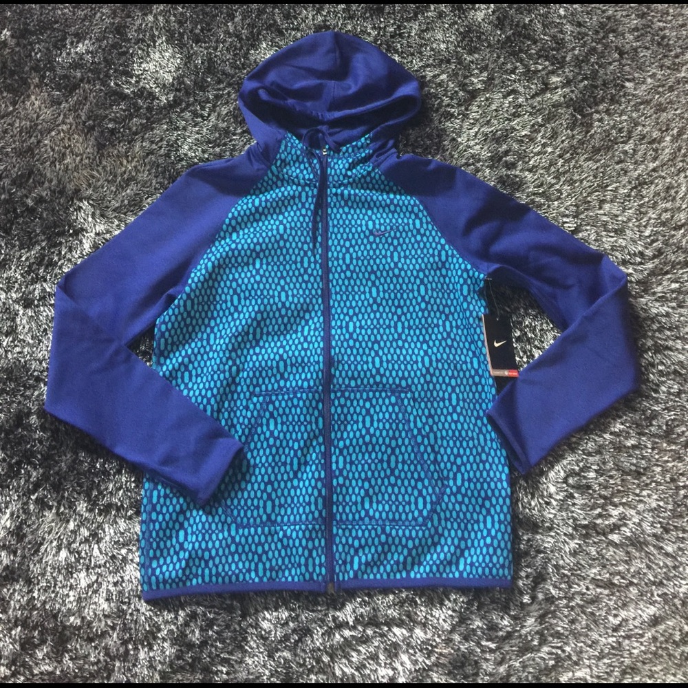 NWT Nike therma fit size M