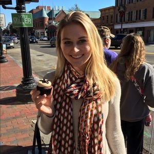 Meet your Posher, Anastasia