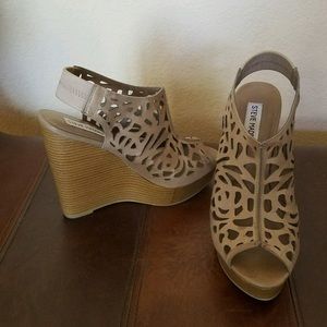 Steve Madden tan platform 7.5