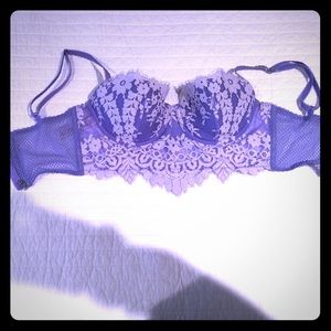 32 D VS never wore