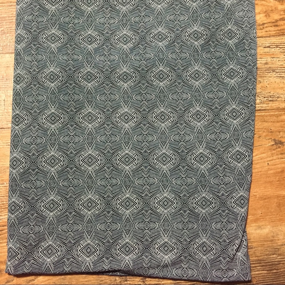 LulaRoe Maxi Skirt Black and White size small