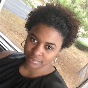 Meet your Posher, Jacqueline