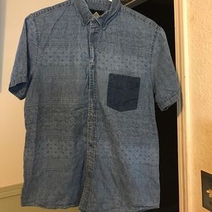Men's short sleeve casual button down