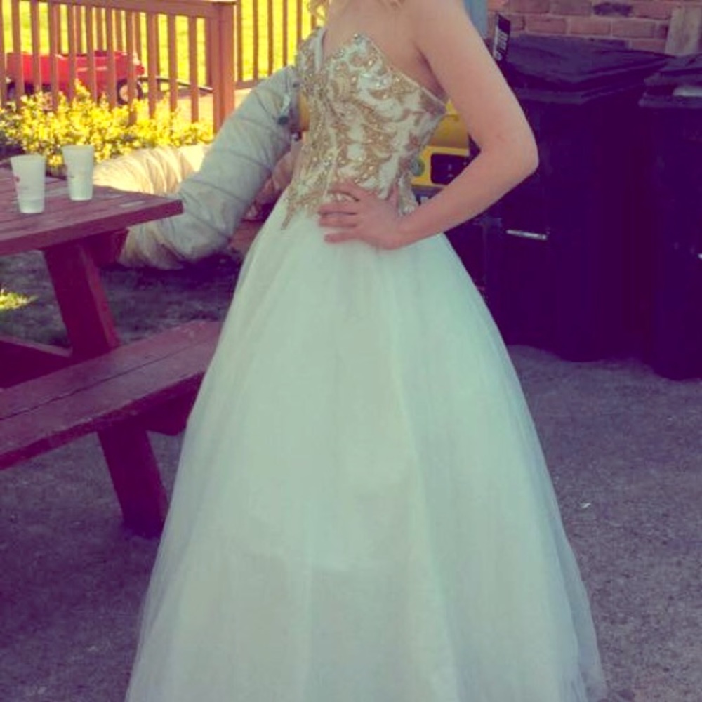 Sweet Heart Neckline Prom Dress