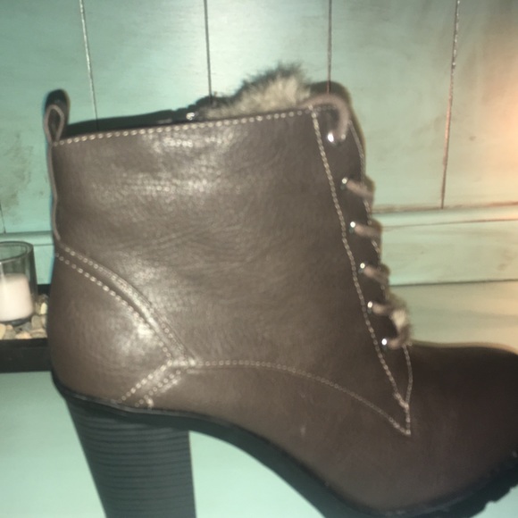 Shoes - Picture 2 of 2