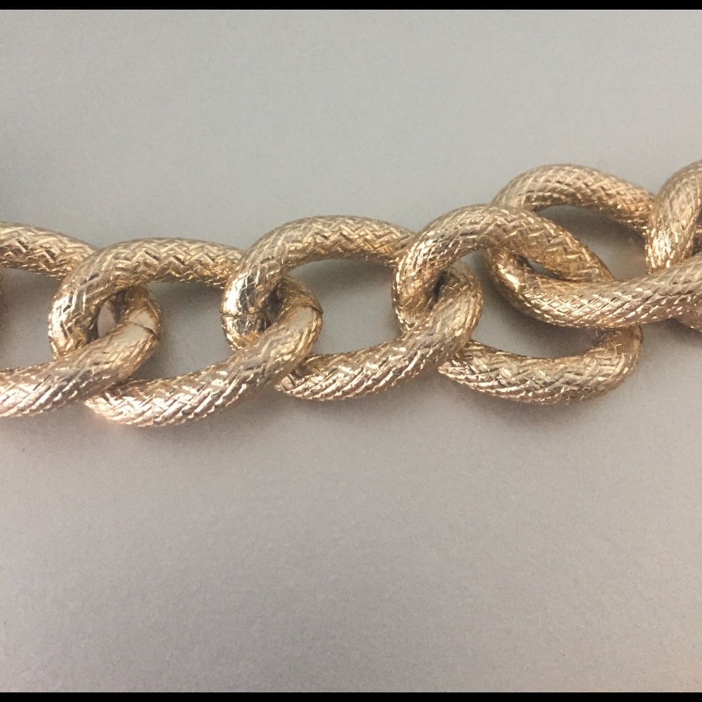 Gold link bracelet! - Picture 3 of 3