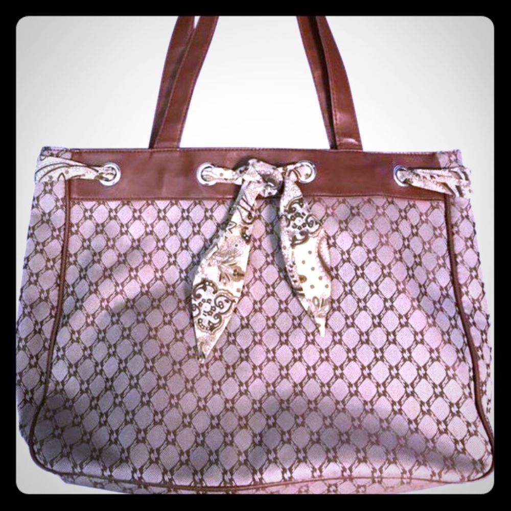 Chadwick's tote