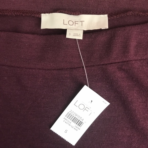 ✨FINAL SALE✨ Loft Cold Shoulder Top Plum Maroon - Picture 2 of 2