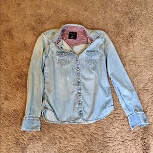 American Eagle chambray top