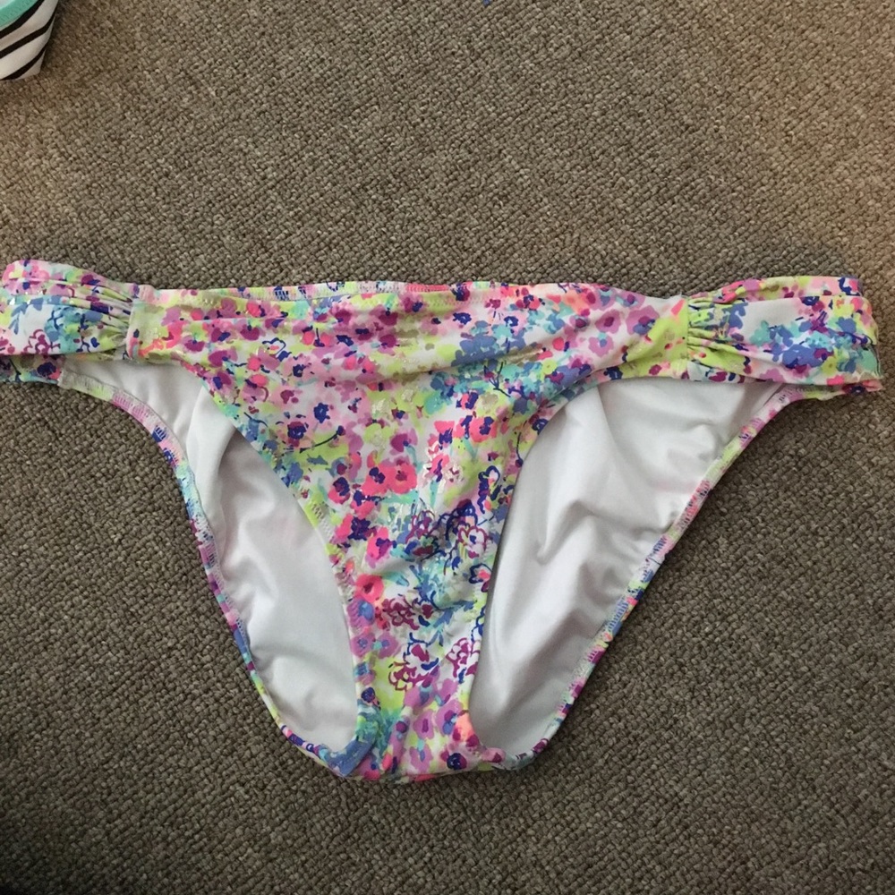 VS bathing suit bottoms