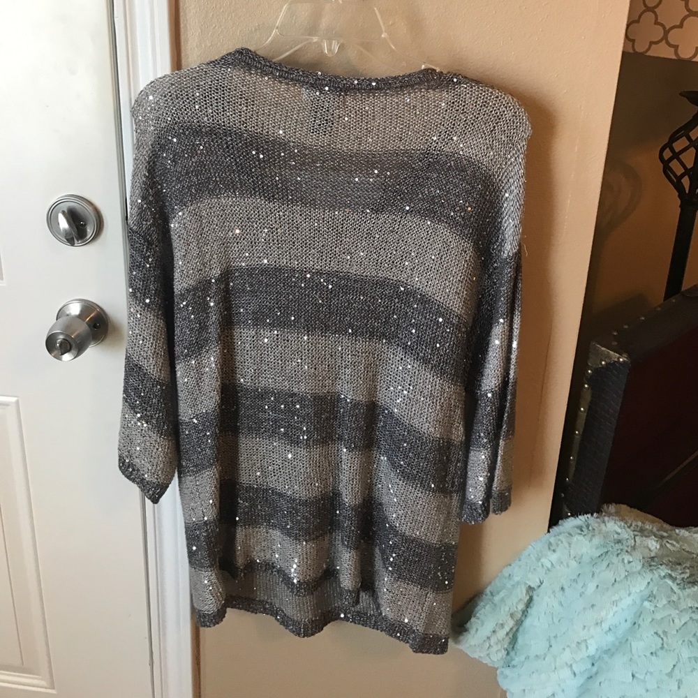 Crocheted sweater - Picture 2 of 3