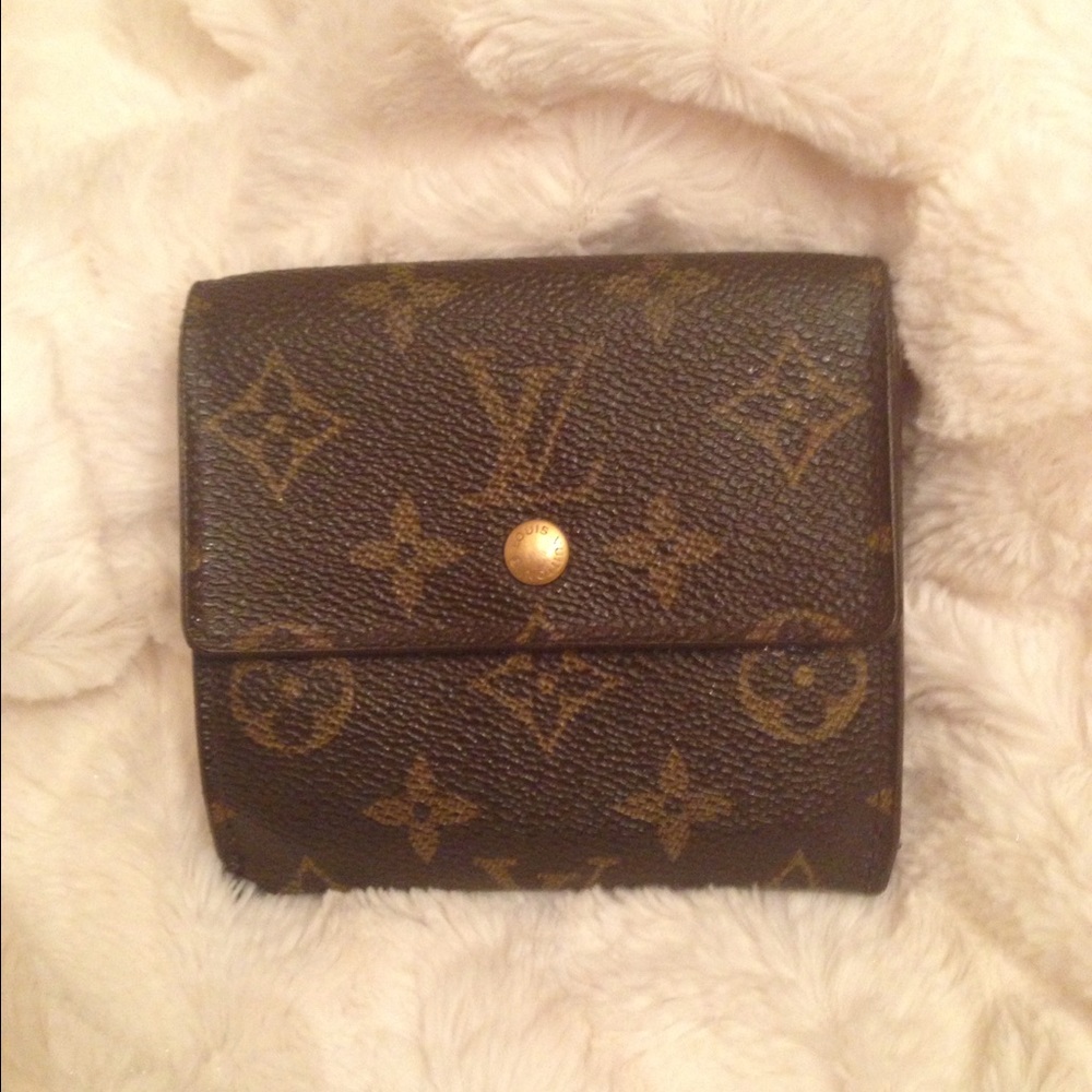 CLOSET CLEAR OUT Authentic Louis Vuitton Wallet🌟