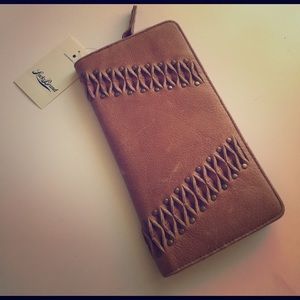 ☘️Lucky Brand Pomona Wallet