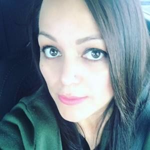 Meet your Posher, Iris