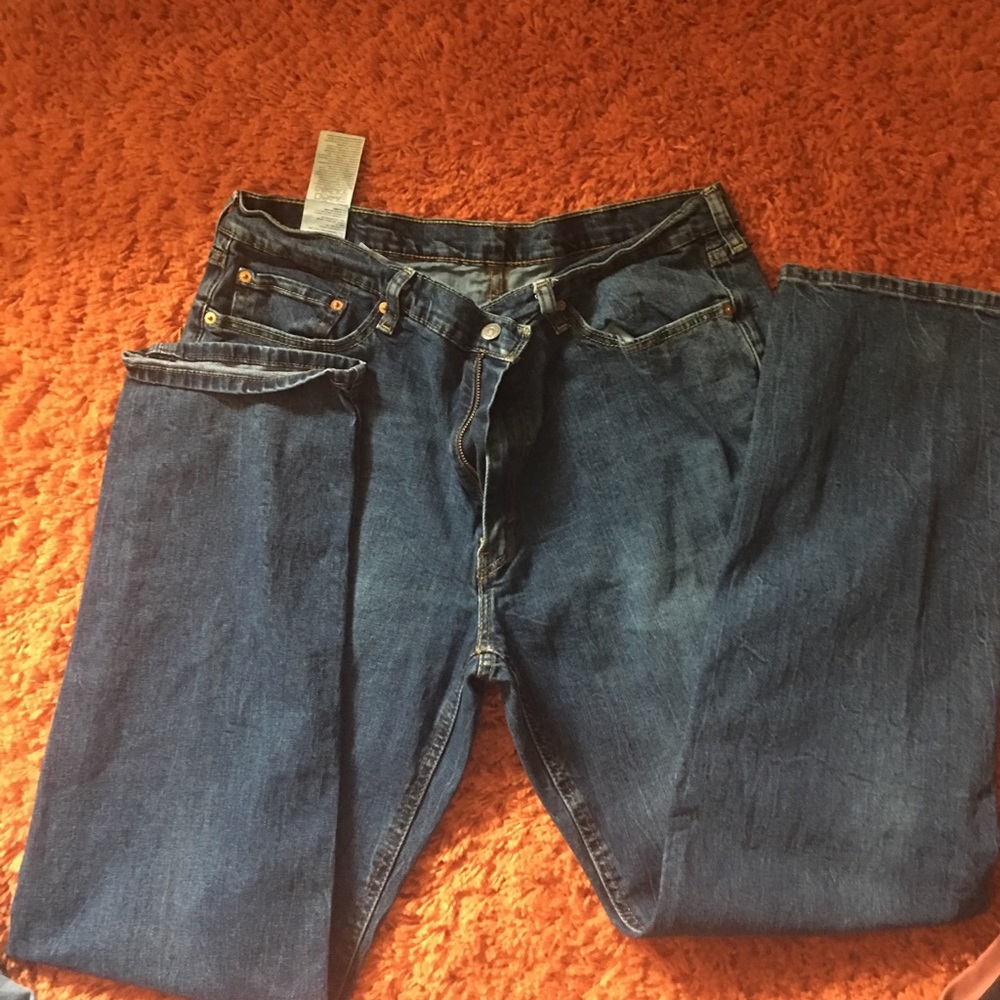 Levi's 38x34 jeans.