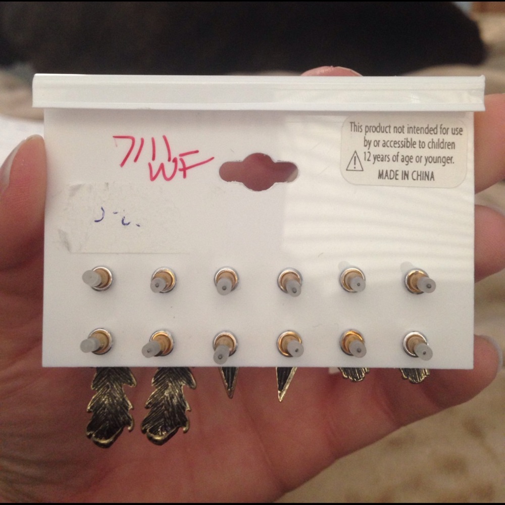 Brand New six pair of earrings - Picture 2 of 2