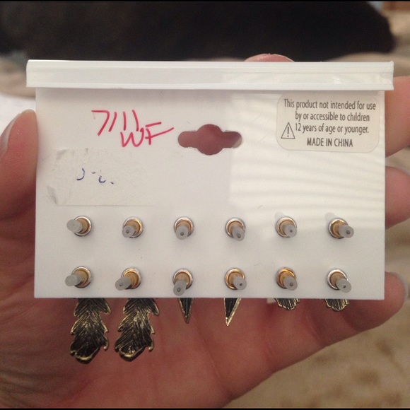 Brand New six pair of earrings - Picture 2 of 2